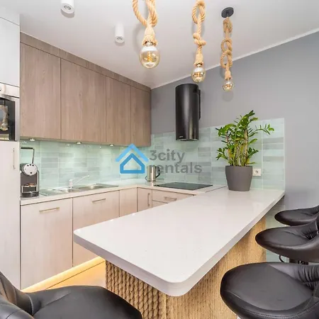 Bright And Blue 3city With Balcony In By Renters Lejlighed