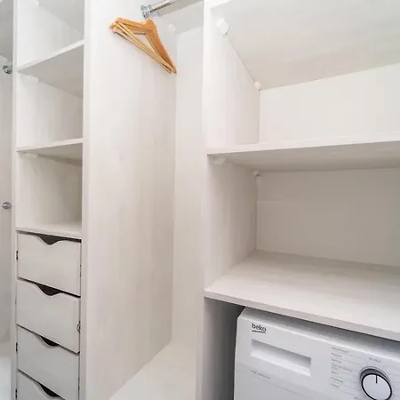 Appartamento Bright And Blue 3city With Balcony In By Renters