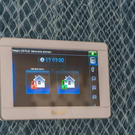 Bright And Blue 3city With Balcony In By Renters Apartment