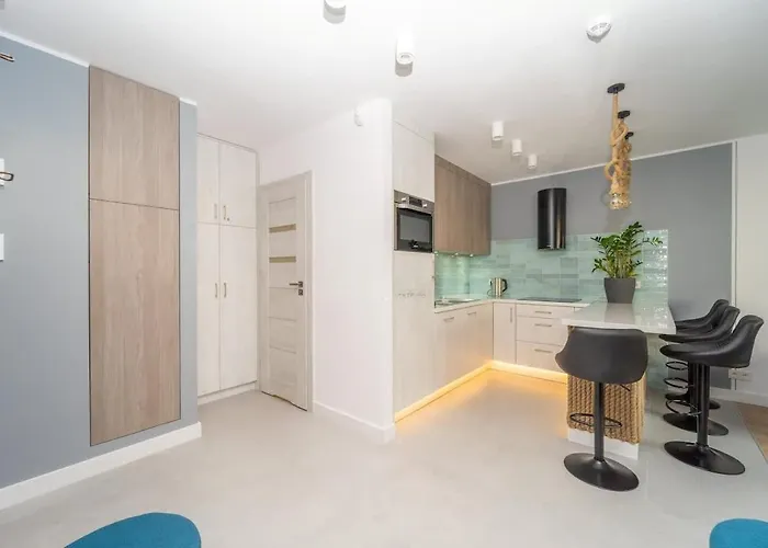 Bright And Blue 3city With Balcony In By Renters Гдыня